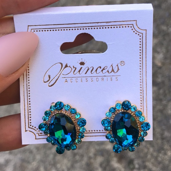 New Beautiful earrings - Picture 2 of 5